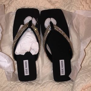 Steve Madden thong rhinestone sandals